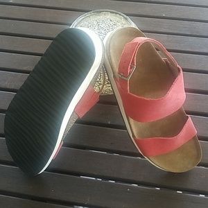 Aetrex Jemma coral colored sandals.